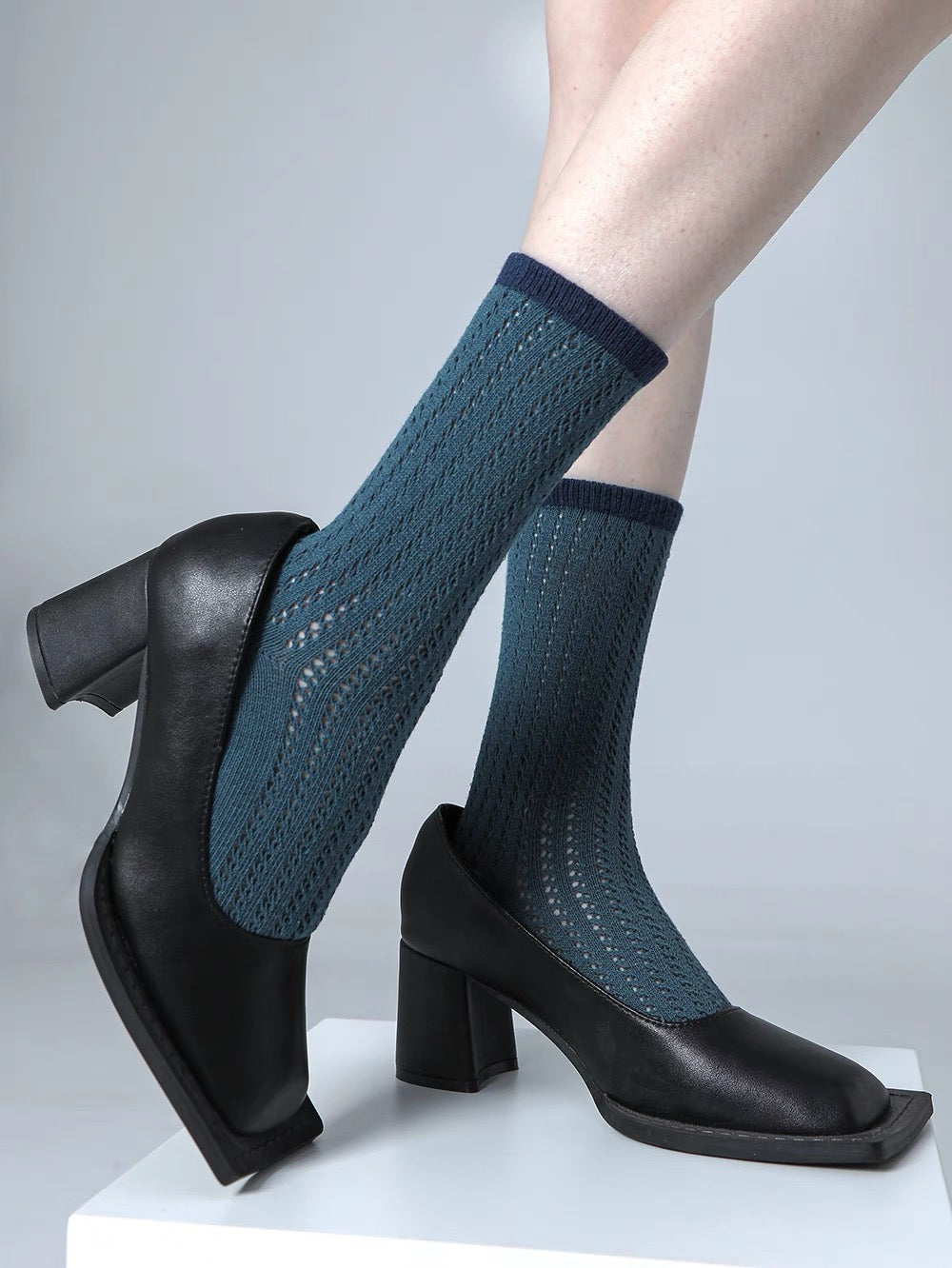 Minimalist-style Hollow-out Mesh Cotton Ankle Sock